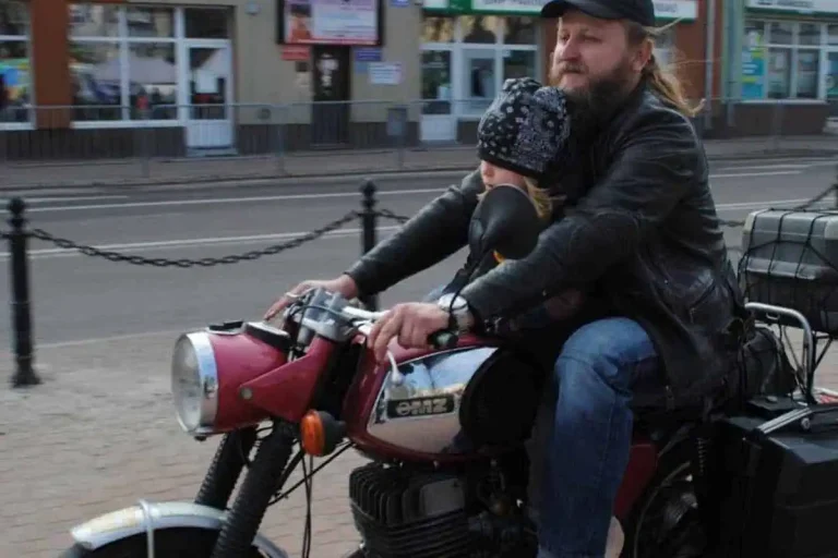 Retro_Niedziela_-_Spotkanie_Klasycznej_Motoryzacji_-_Łuków_2024